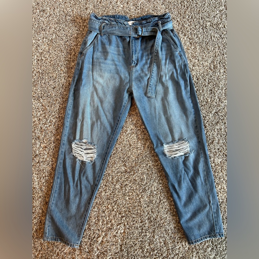Women’s KanCan size 11 belted jeans